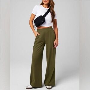 Fabletics Downtown Wide Leg Pants Size Small